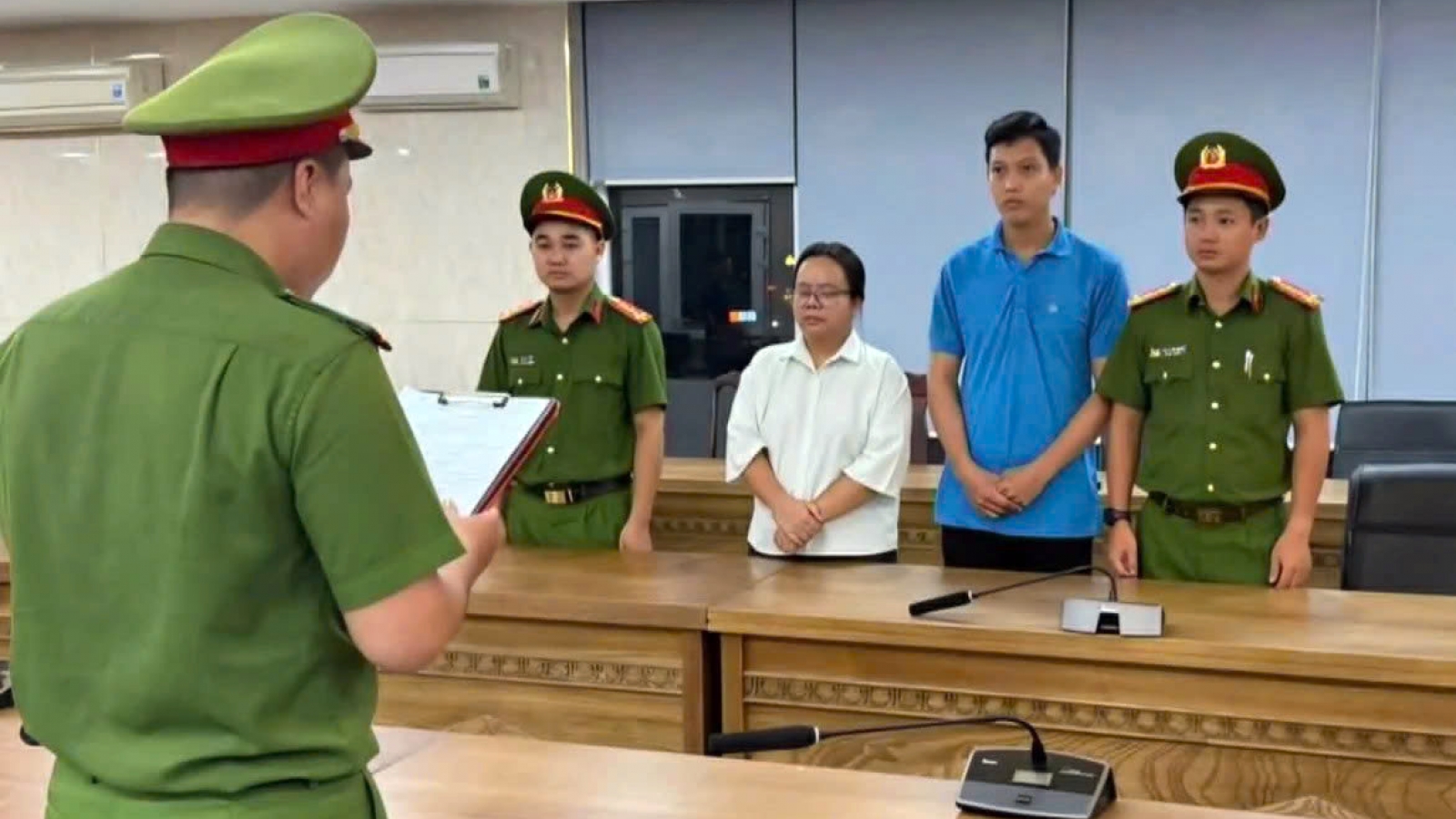Da Nang police bust pirate ebook ring, arrest three suspects